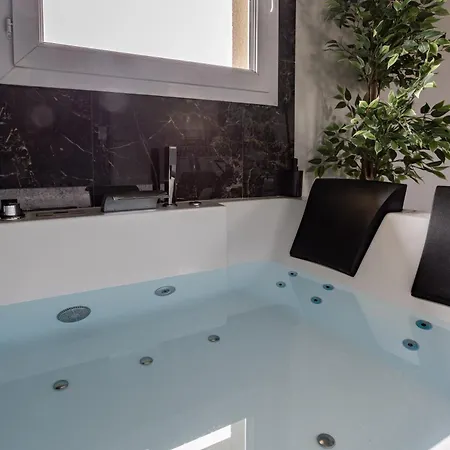 Evasion Romantique Avec Jacuzzi Savigny-le-Temple Buitenkant foto