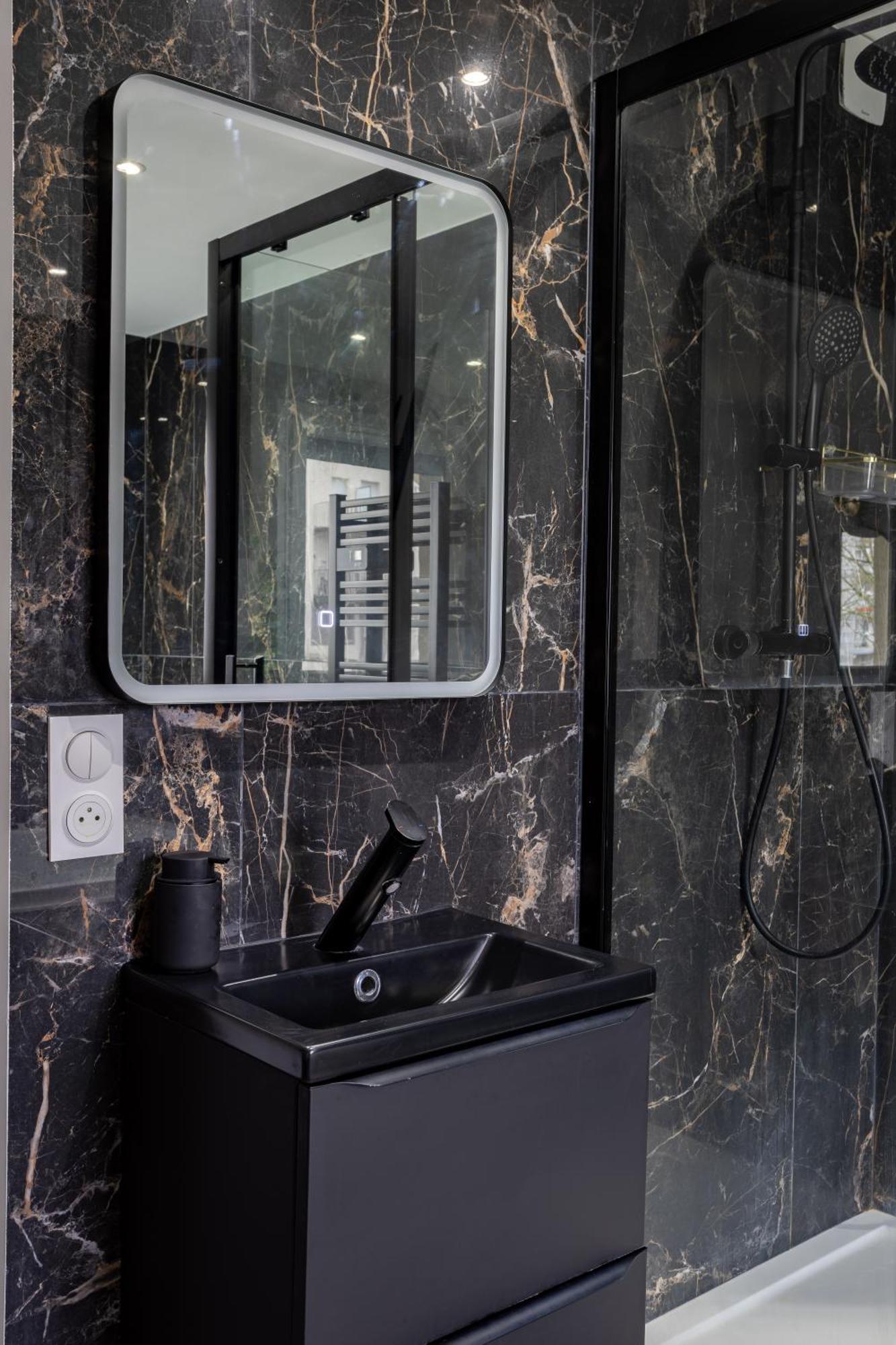Apartment Evasion Romantique Avec Jacuzzi Savigny-le-Temple